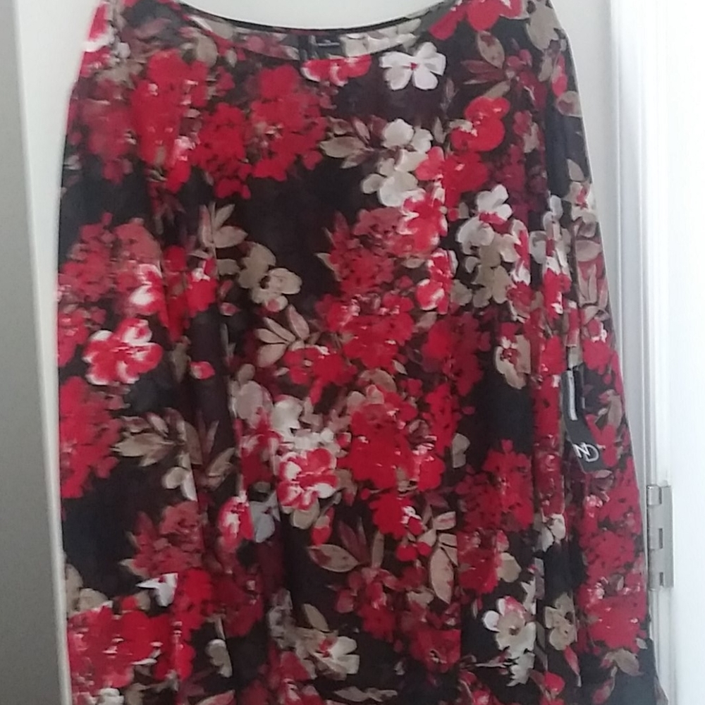 NEW DIRECTIONS Beautiful long sleeve flower blouse size extra large